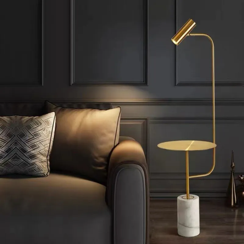 [UCLL030D] Lampadaire Moderne + Table Intégrée (Doré)