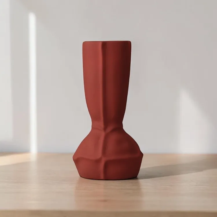 Vase Sculptural en Céramique Rouge