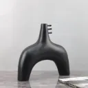 Vase Abstrait Noir À Pointes