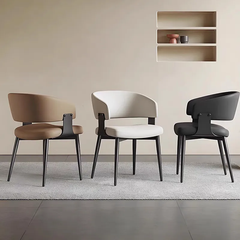 Chaise En Cuir Synthétique "AMBRE"