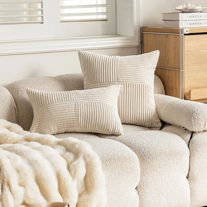 Coussins En Velours Côtelé À Motifs Géométriques